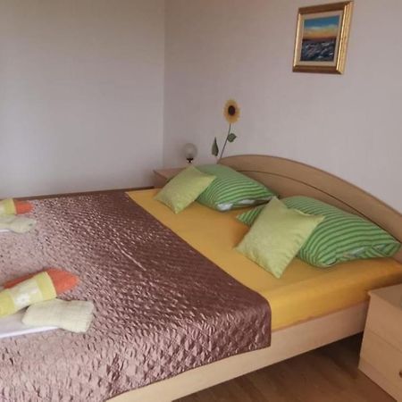 Apartments Mate Baška Voda Eksteriør bilde