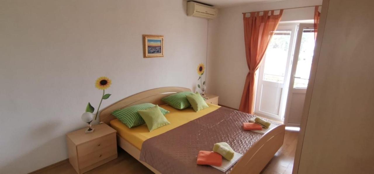 Apartments Mate Baška Voda Eksteriør bilde