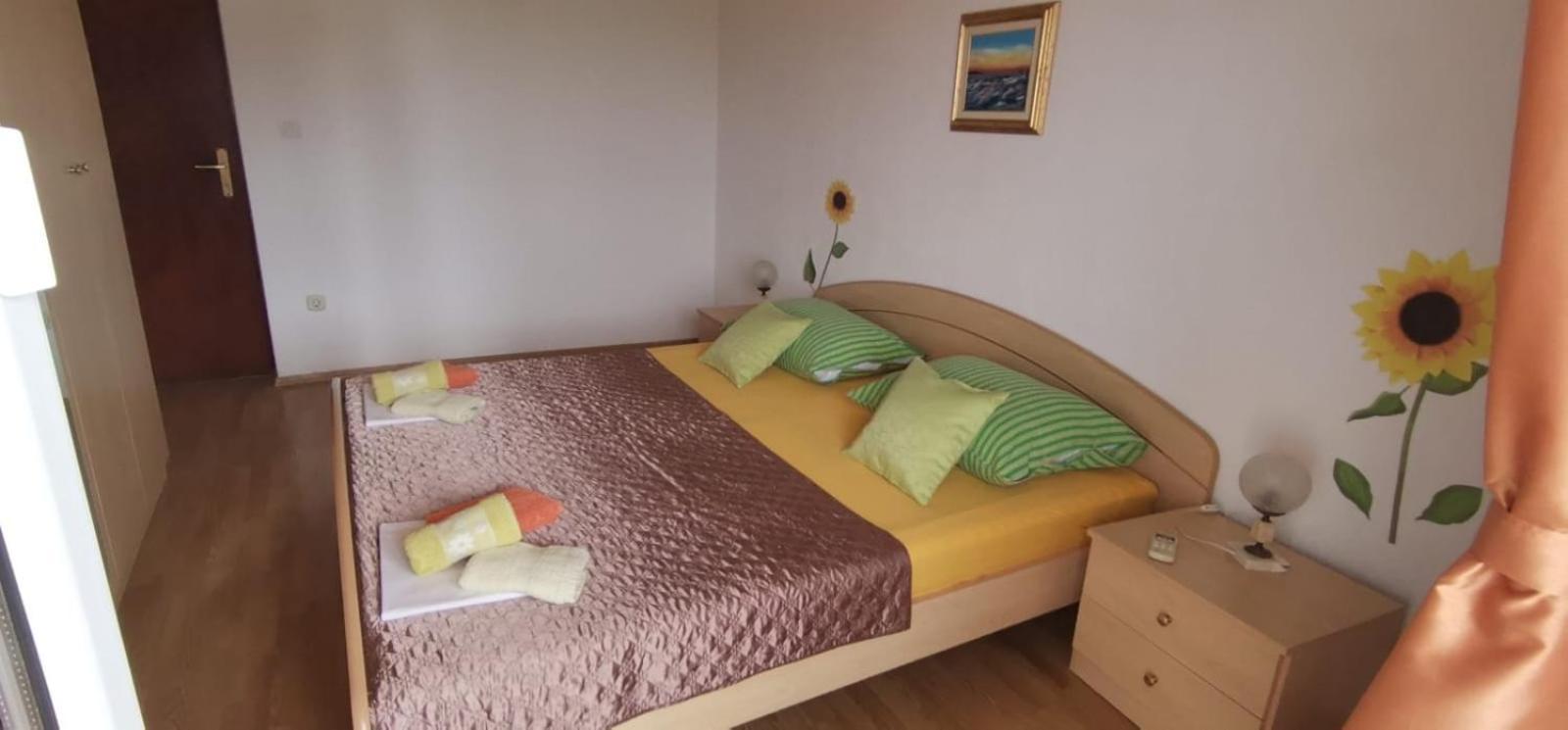 Apartments Mate Baška Voda Eksteriør bilde