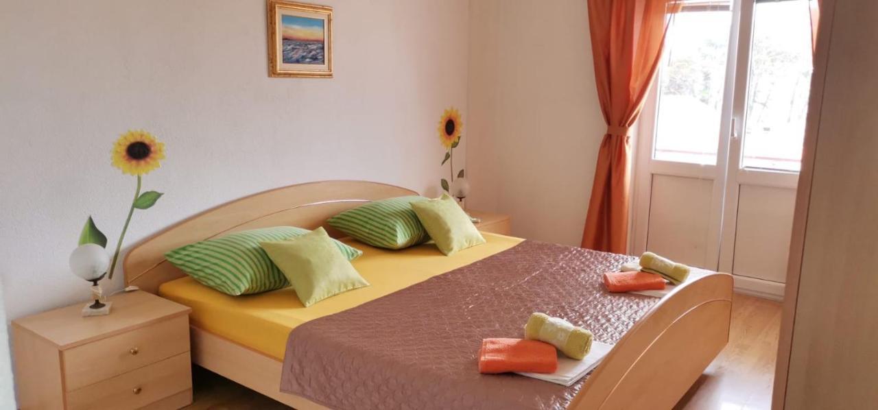 Apartments Mate Baška Voda Eksteriør bilde