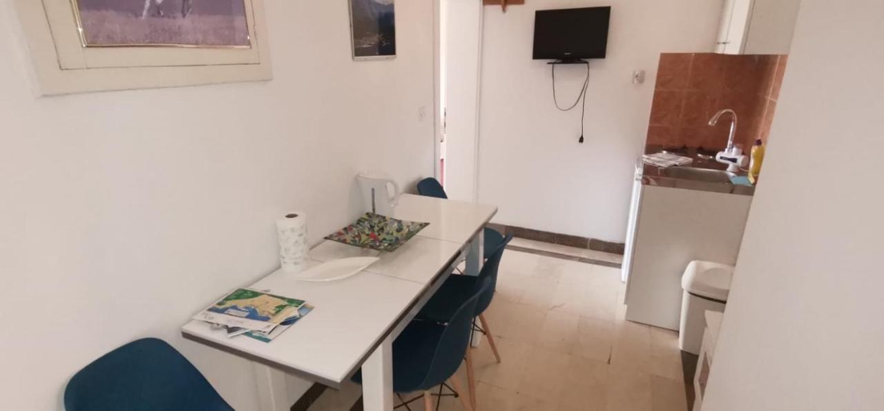 Apartments Mate Baška Voda Eksteriør bilde