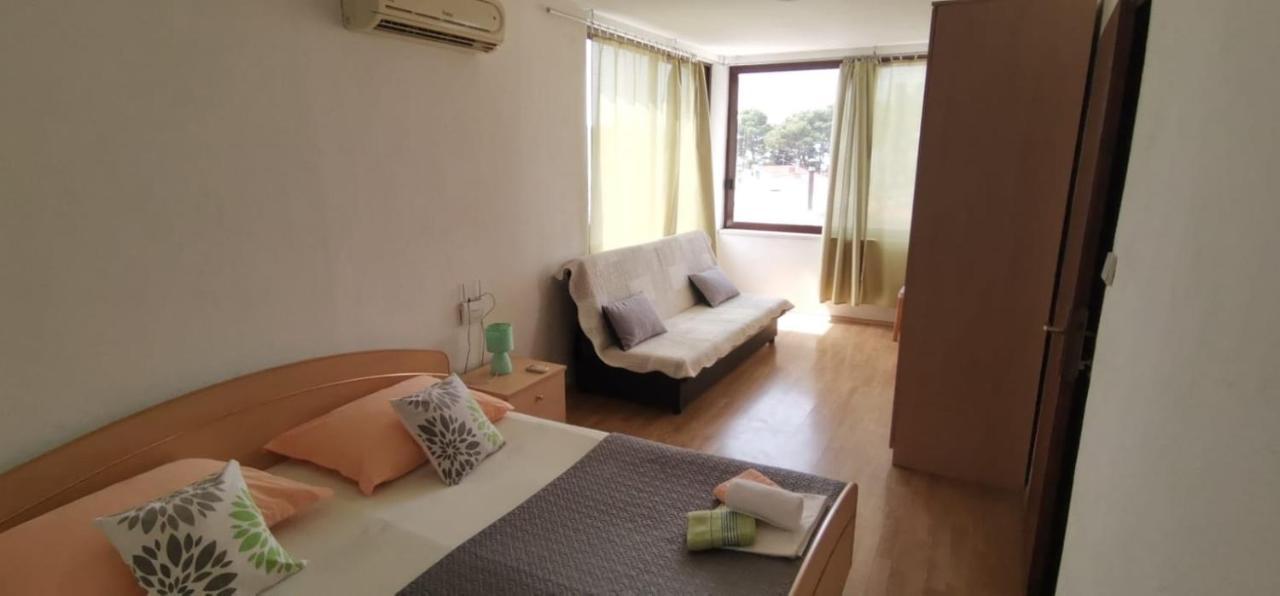 Apartments Mate Baška Voda Eksteriør bilde