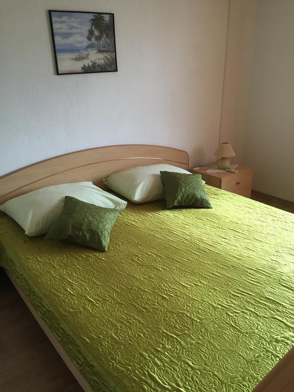 Apartments Mate Baška Voda Eksteriør bilde