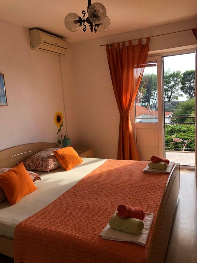 Apartments Mate Baška Voda Eksteriør bilde