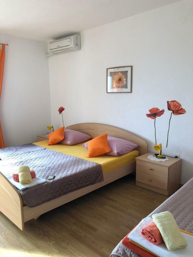 Apartments Mate Baška Voda Eksteriør bilde